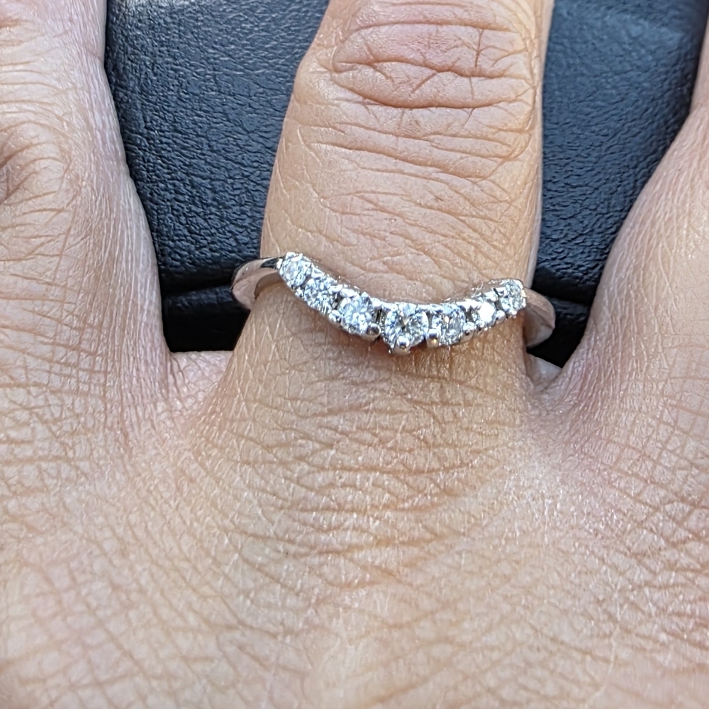 Stunning 14kt Lab Grown Diamond Band .50ctw Size 7. Can Be Sized